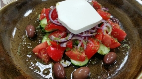 Салат "Греческий" с сыром фета и маслинами каламата